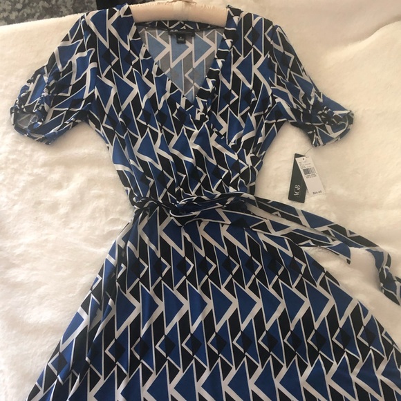 AGB Dresses & Skirts - AGB geometric print dress